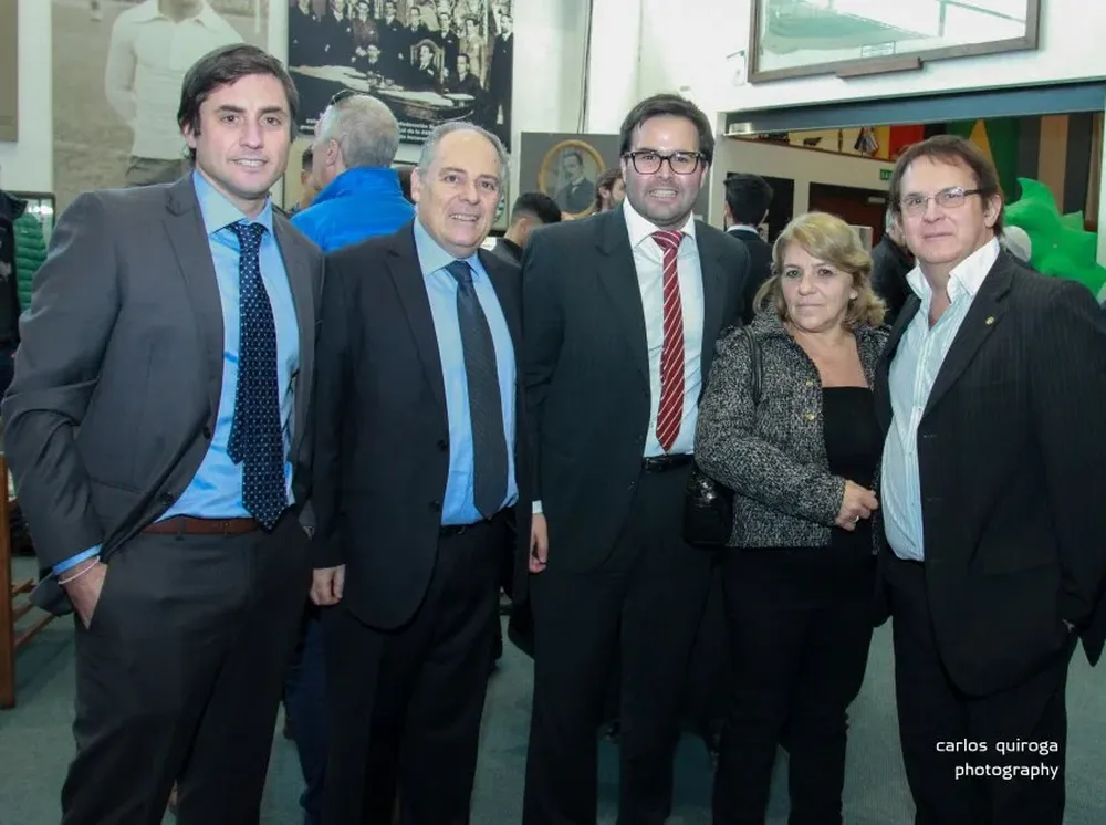 Pablo Sciarra y Eduardo Barbieri junto a integrantes de Compromiso CAP