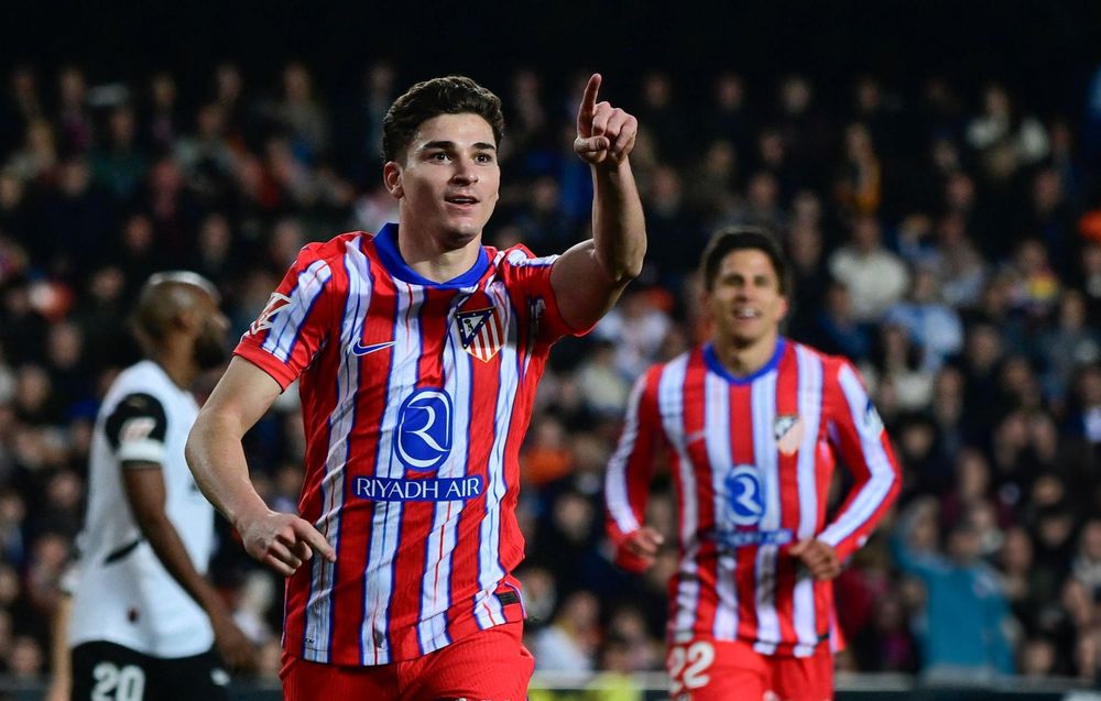 Julián Álvarez lidera al Atlético de Madrid.