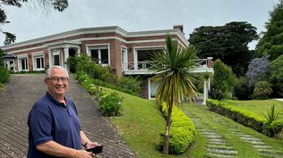 Sergio Puglia en su nuevo hogar en Punta del Este