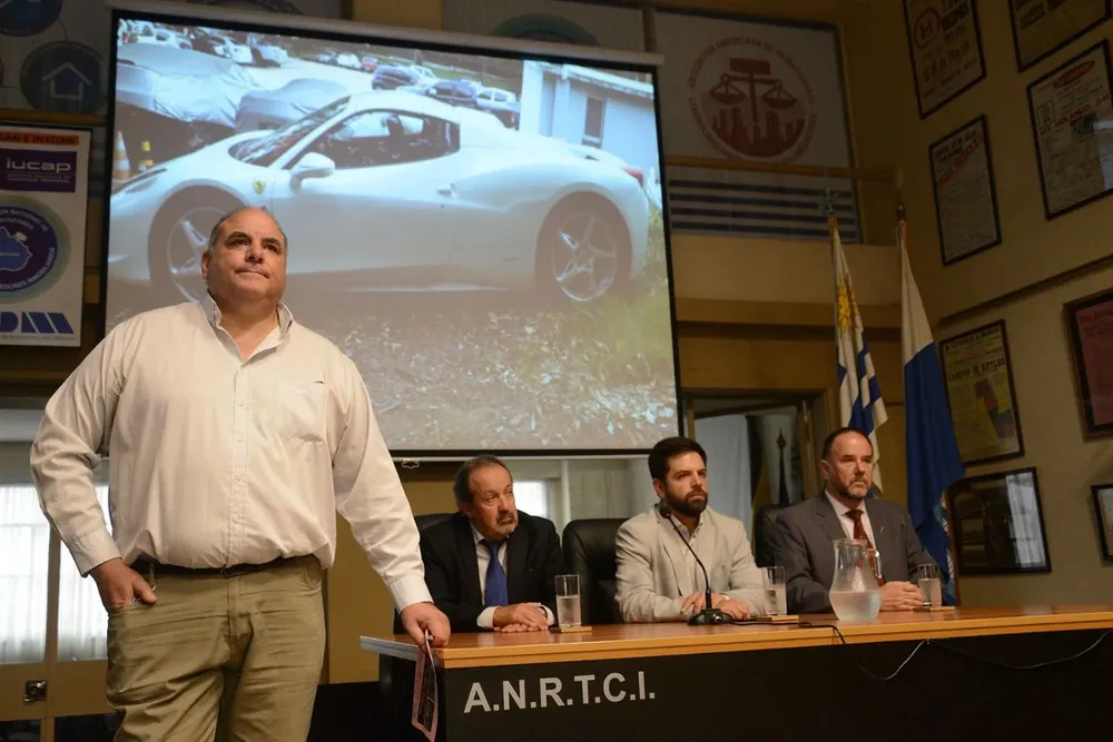 Mario Molina fue el encargado de rematar el vehículo