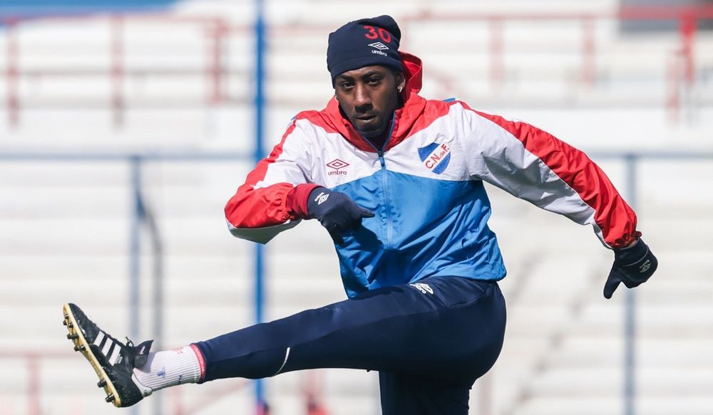 Gonzalo Carneiro en la práctica de este jueves en el Gran Parque Central Gonzalo Carneiro en la práctica de este jueves en el Gran Parque Central