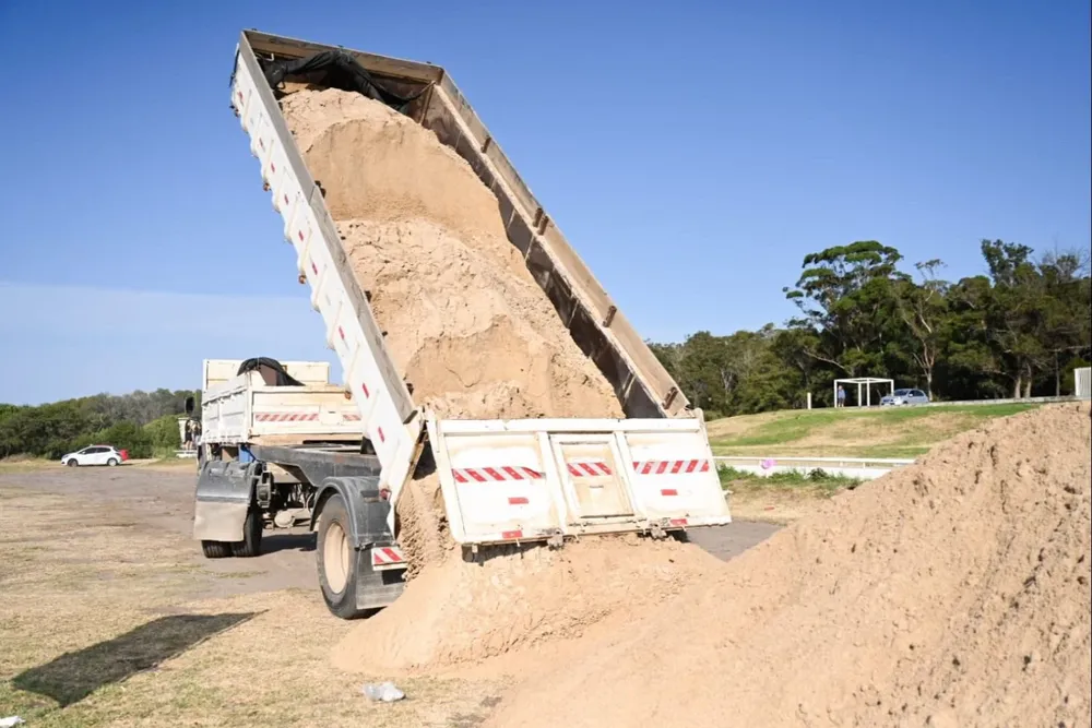 Camiones trabajan desde las 7:30 a las 12