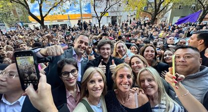 Milei inauguró un local partidario y volvió a arremeter contra el PRO: No se dejen psicopatear con la mentira de ficha limpia