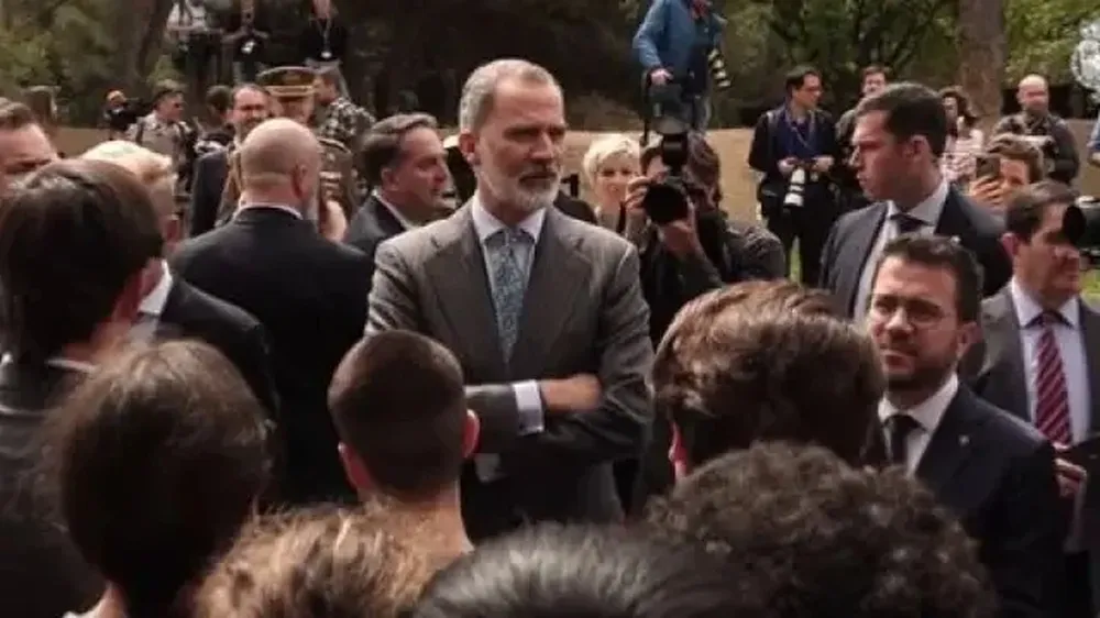 El Rey Felipe VI y el presidente de la Generalitat, Pere Aragonés, en las obras de la planta que SEAT está construyendo en Martorell