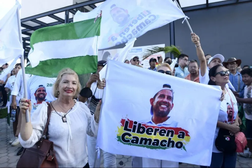 Partidarios de Luis Fernando Camacho se manifestaron el 28 de diciembre pidiendo su libertad.