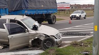 Así terminó el auto que conducía el hombre que murió en el accidente