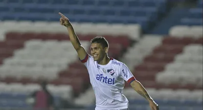 Ocampo celebra su gol ante Fénix
