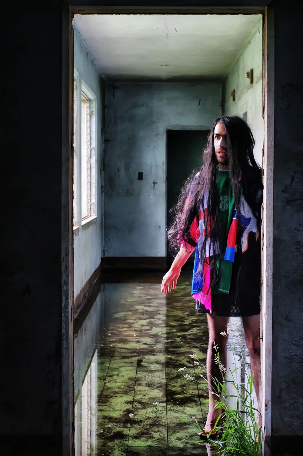 El artista presenta su libro El Vestido de Mamá.