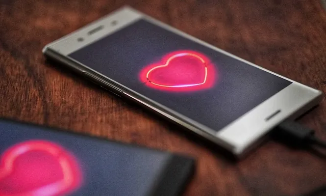 Riesgosa entrada de IA en el mundo de las citas en línea