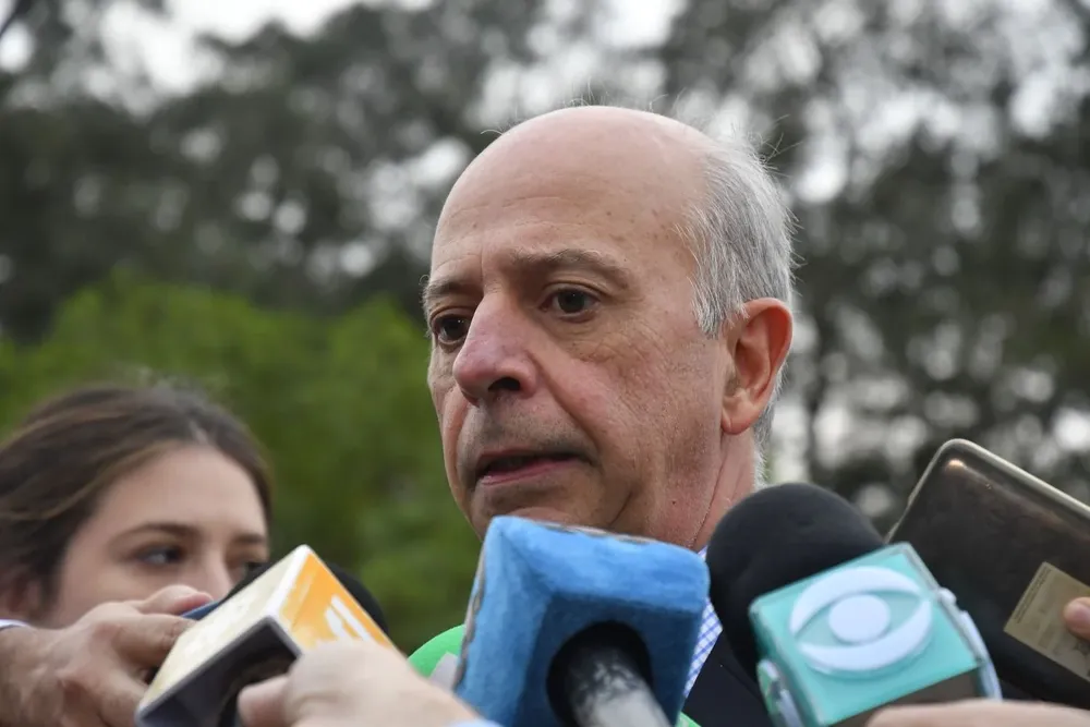 Javier García criticó la medida de los controladores aéreos