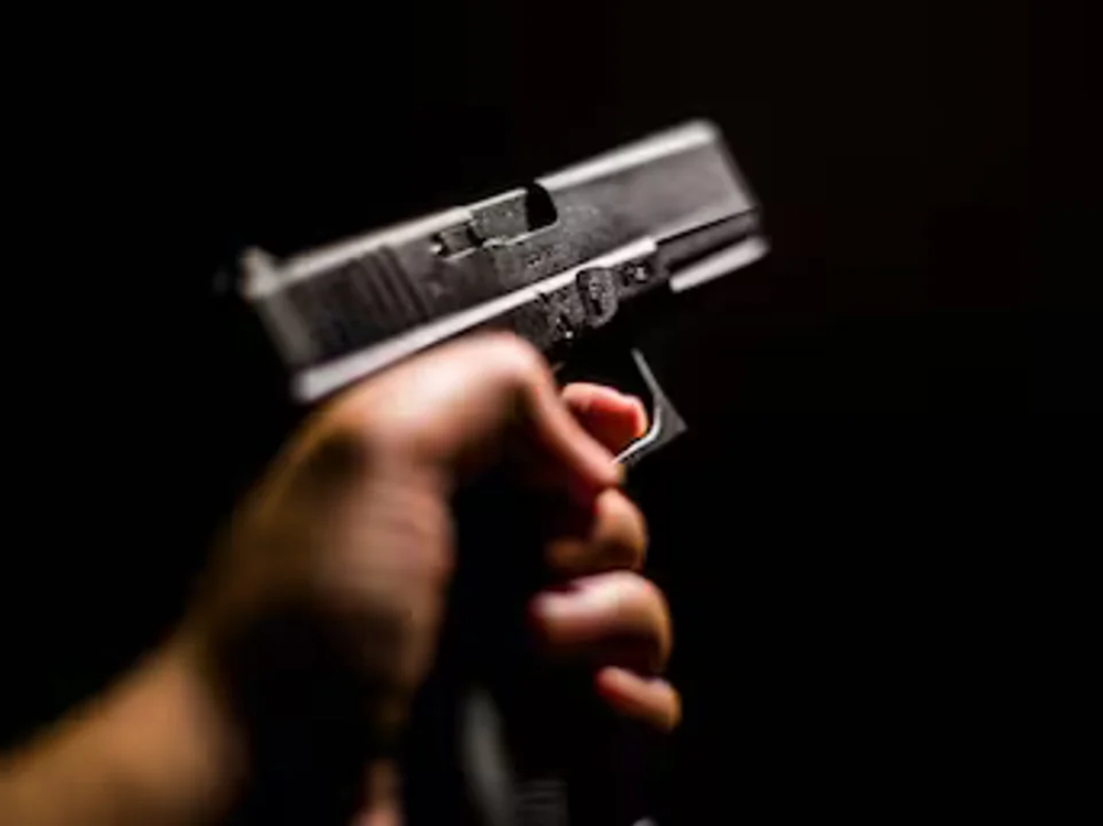 Hasta la modificación, el artículo 55 exigía que los legítimos usuarios fueran mayores de 21 años.