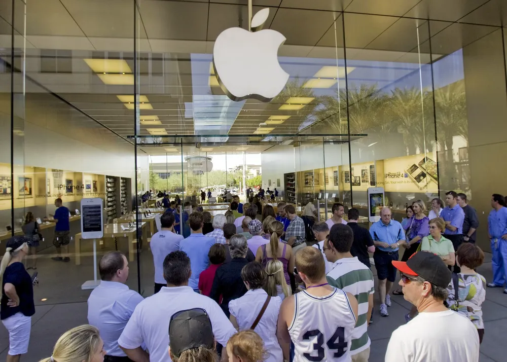 El año pasado sucedió una corrida similar a la actual por el iPhone 4S