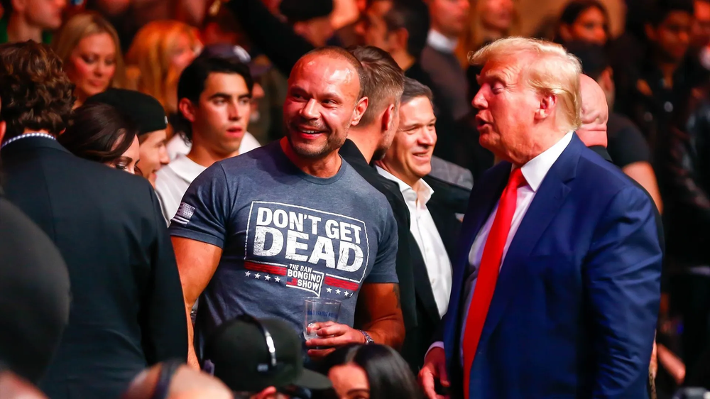 Dan Bongino y Donlad Trump en un acto de campaña. 