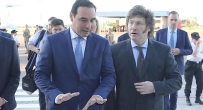 El Gobierno minimizó la derrota de La Libertad Avanza en Corrientes pero profundizó la interna por el armado