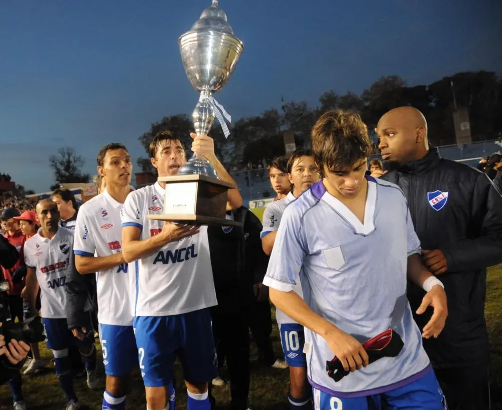 Los jugadores festejan el Torneo Clausura