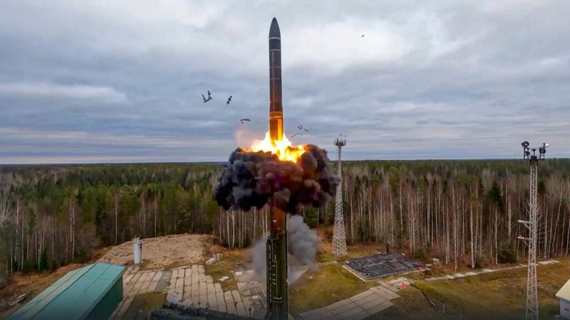 Rusia inicia tres días de maniobras nucleares masivas con 65.000 soldados