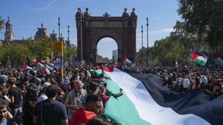 Miles de personas se sumaron a la manifestación pro Palestina en Madrid y Barcelona