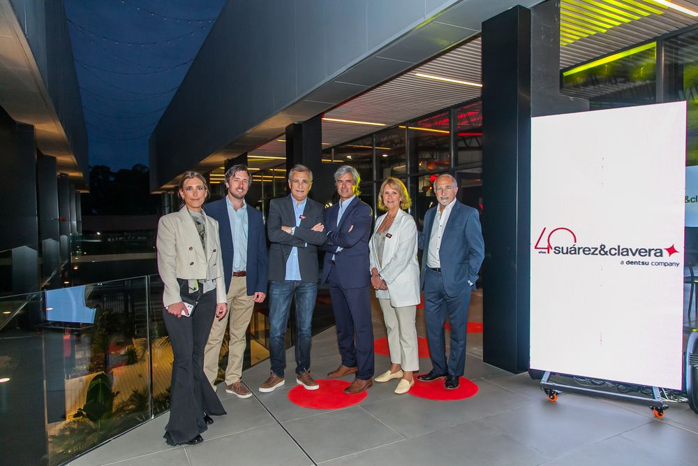 Cecilia Suárez, Rodrigo Suárez, Álvaro Suárez, Juan Pedro Mc Cormick, Laura Clavera y Gonzalo Suárez.