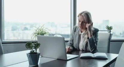 Las mujeres ganaron en 2023 en Alemania un 18 % menos por hora trabajada que los hombres