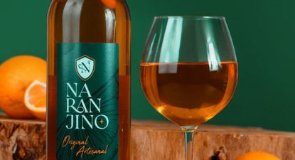 Naranjino se obtiene por la fermentación natural del jugo de naranja