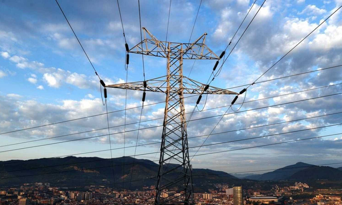 Torres de alta tensión en España