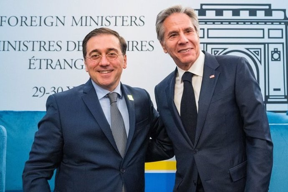 El ministro de Asuntos Exteriores, Unión Europea y Cooperación, José Manuel Albares, con el secretario de Estado de EE. UU., Antony Blinken﻿