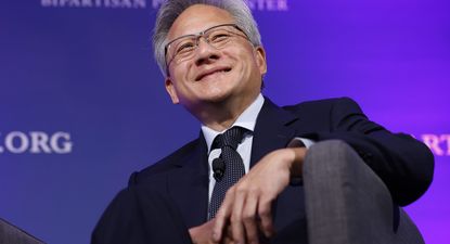 El CEO de Nvidia, Jensen Huang, deberá capear la guerra comercial que desatará el nuevo presidente Donald Trump. Aunque afectará su negocio, difícilmente amenace el coloso tecnológico que construyó en estos años. El mundo avanza en la dirección en la que se mueve.&nbsp;