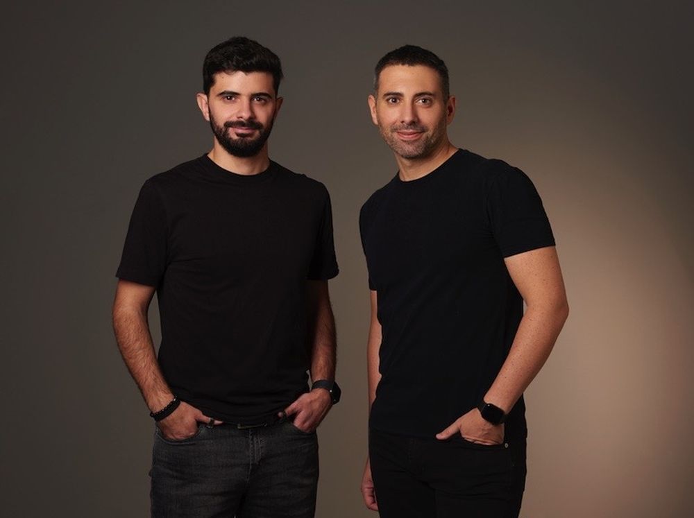 Juan Manuel y Tomás Manfroni fundaron GURPI, la fintech que financia vehículos a repartidores y conductores de apps en Argentina