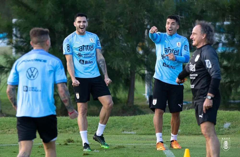El profe Ortega dirigiendo un entrenamiento