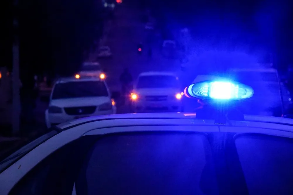 El hombre, que tiene antecedentes penales, está prófugo