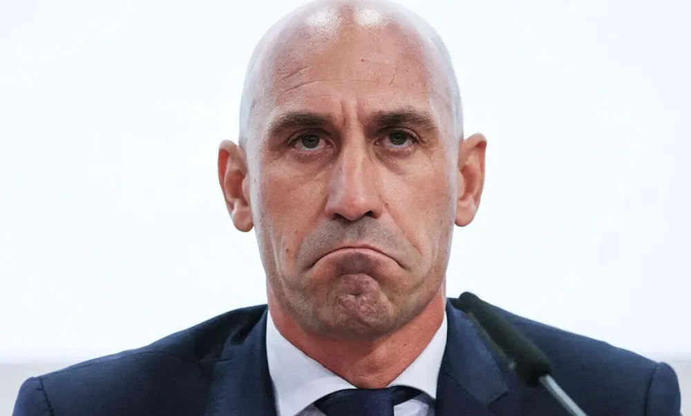 Rubiales pide al juez que archive la causa por el beso a Hermoso.