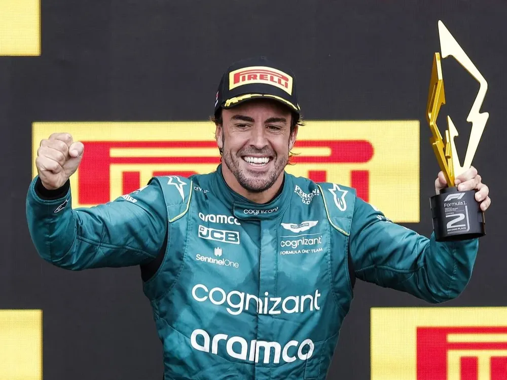 Alonso se queda en Aston Martin.