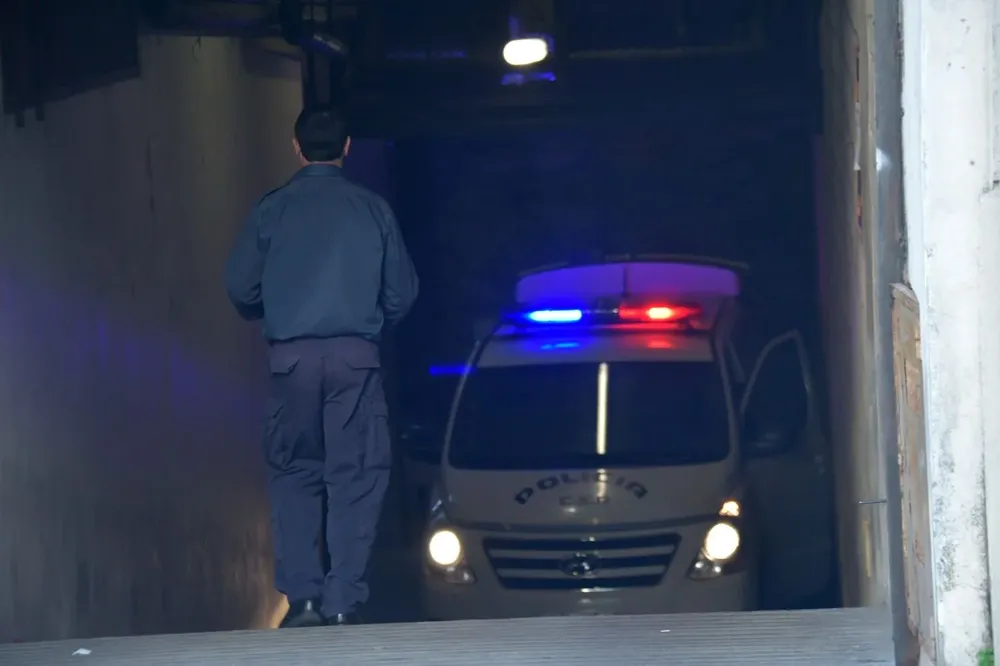 Foto de archivo. Móvil policial en el estacionamiento de un juzgado de Ciudad Vieja