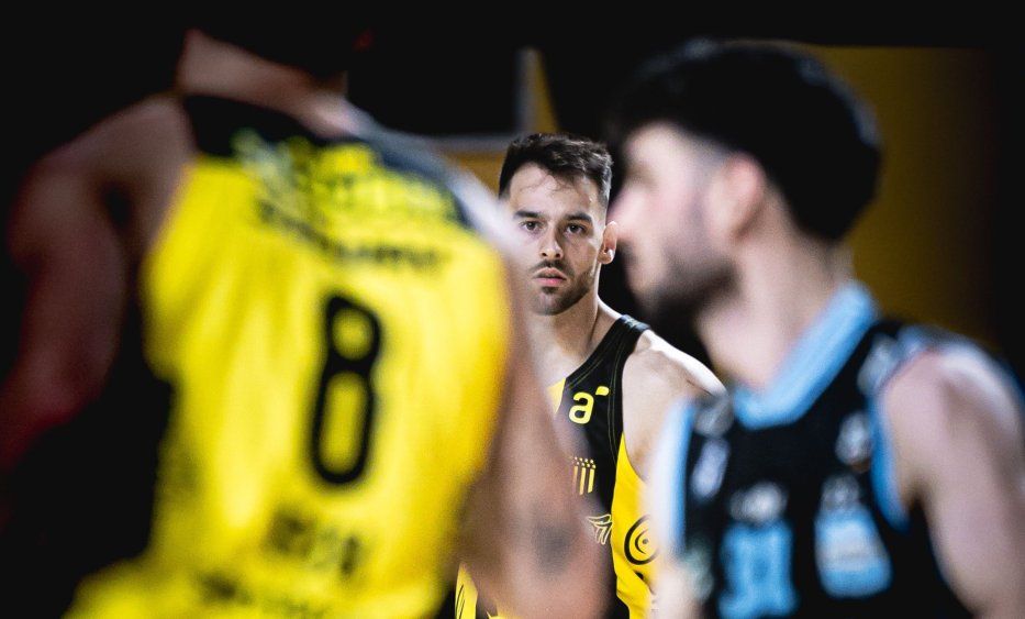 Santiago Véscovi volvió a ser la figura de Peñarol ante Cordón
