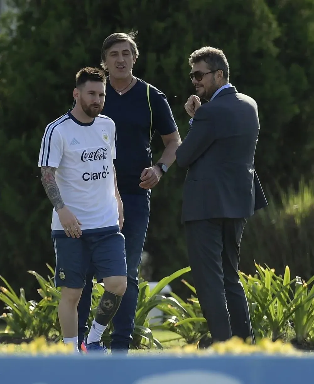 Messi y Tinelli en el predio de la AFA