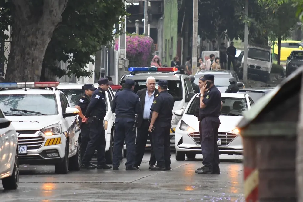 Trabajo de la Policía en Villa Española. (Archivos)