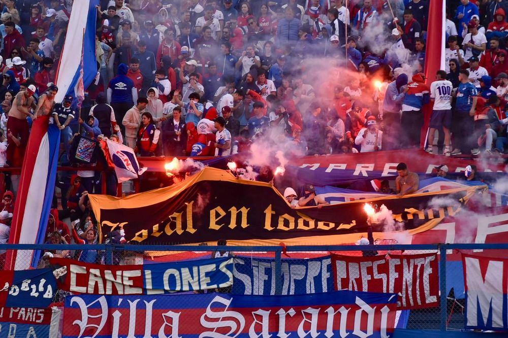 Banderas robadas de Peñarol