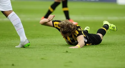 Forlán reconoció su falta: Podría haber sido roja