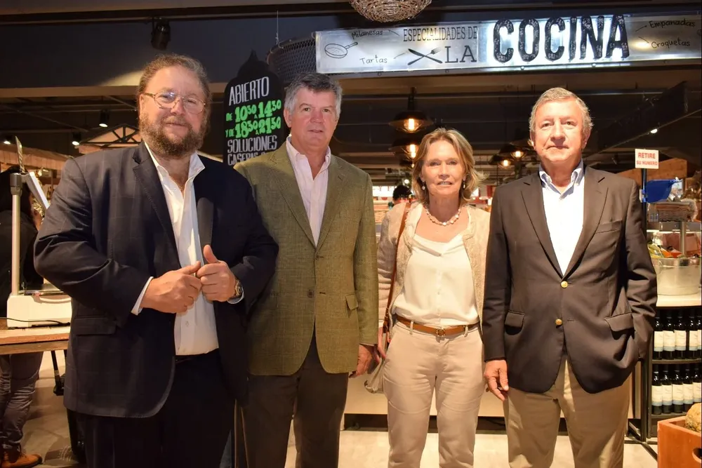 Carlos Combo, Guillermo Vivo, Alivia Lalanne y Luis Eduardo Cardoso