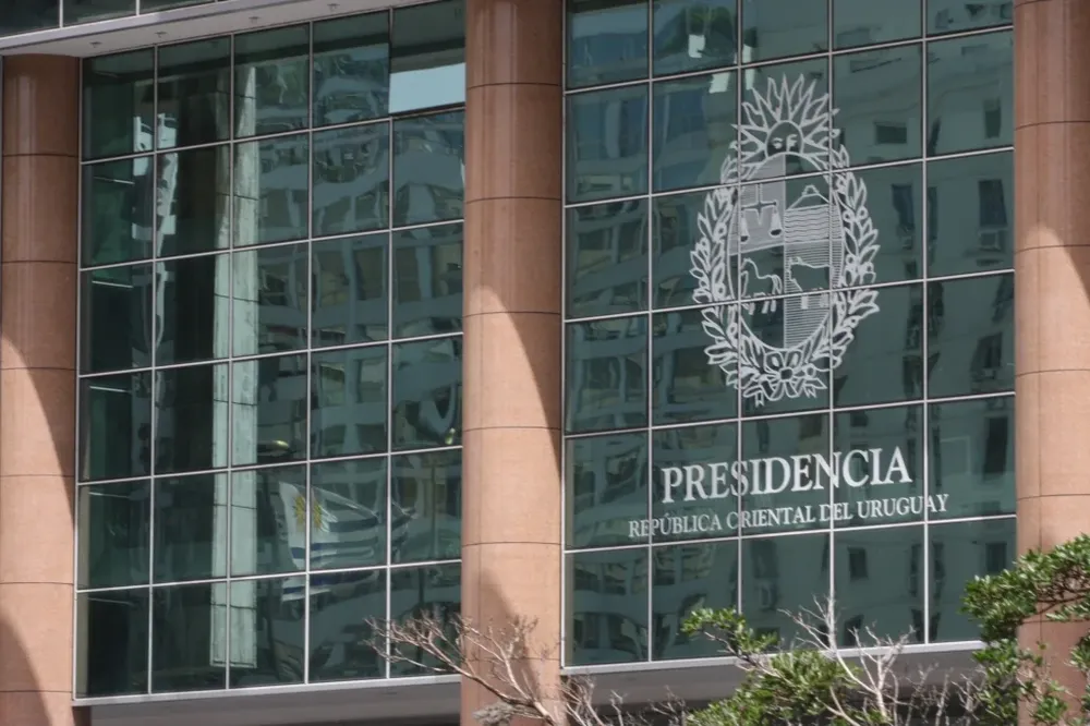 Fachada del edificio de Presidencia, en Montevideo