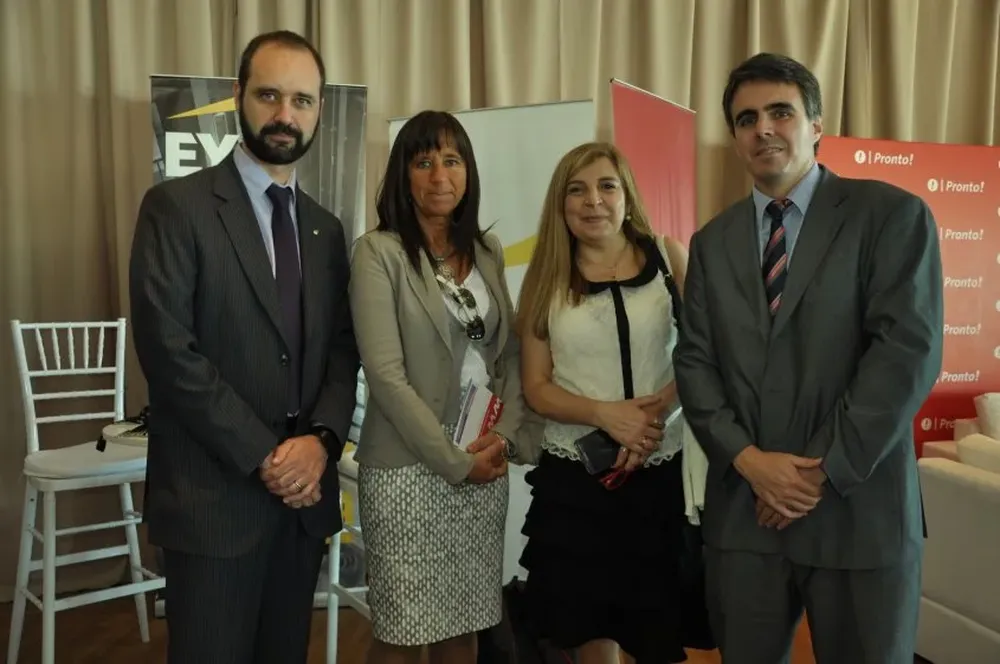 Ernesto Scayola, Martha Roca, Daniela DElia y Martín Villarmarzo
