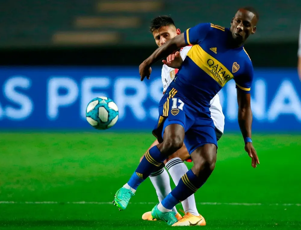 Luis Advíncula debutó con la camiseta de Boca