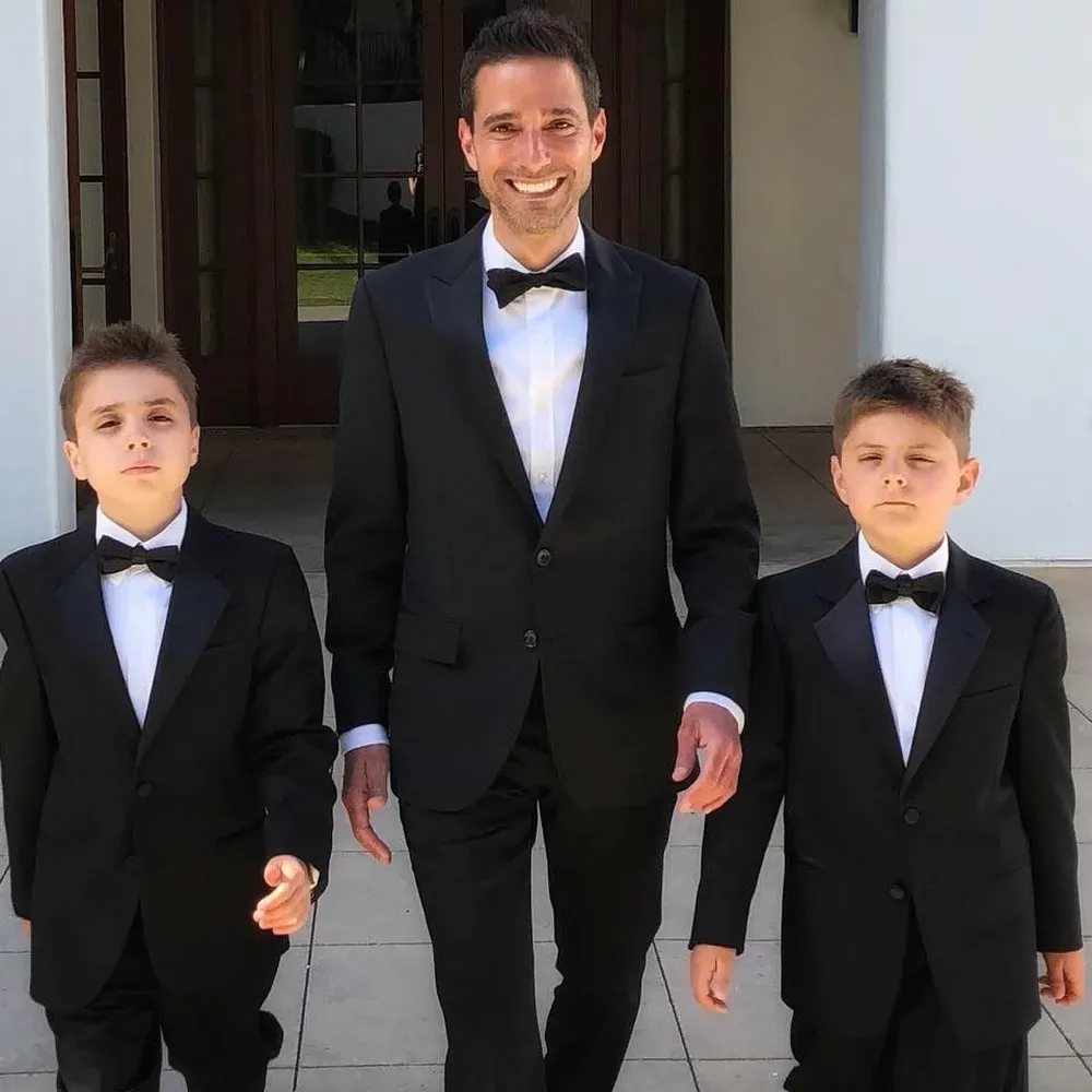 Ian Sohn con sus hijos