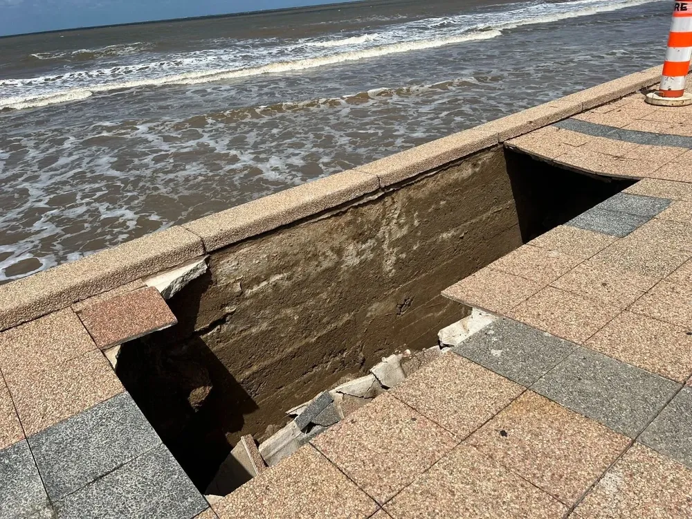Roturas en la Rambla de Carrasco por tormentas