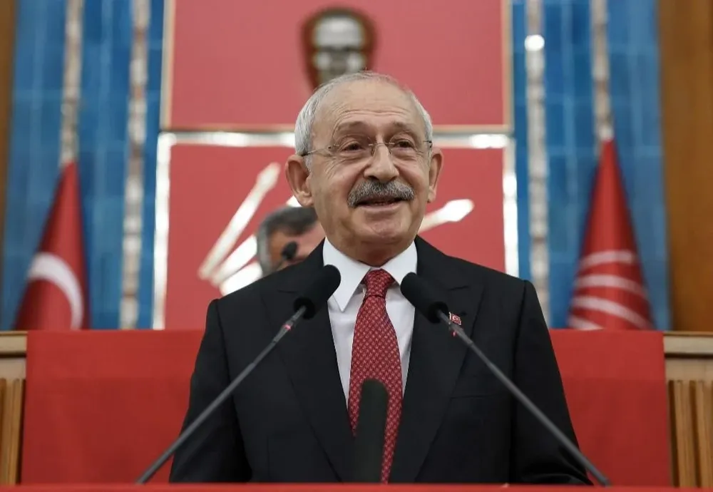 Considerado socialdemócrata, Kılıcdaroglu, de 74 años es el líder del principal partido de oposición en Turquía, el Partido Popular Republicano