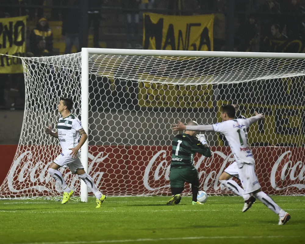 El gol de penal de Alejandro Villoldo