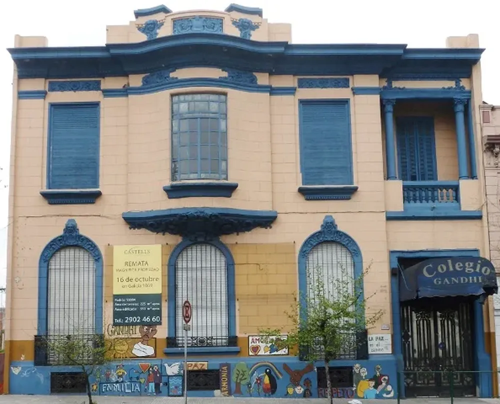 La residencia ofrece varias comodidades en ambas plantas