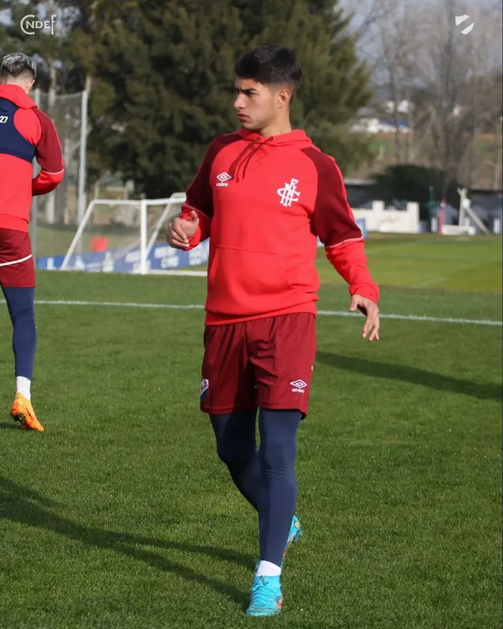 Renzo Sánchez en la práctica ante Racing
