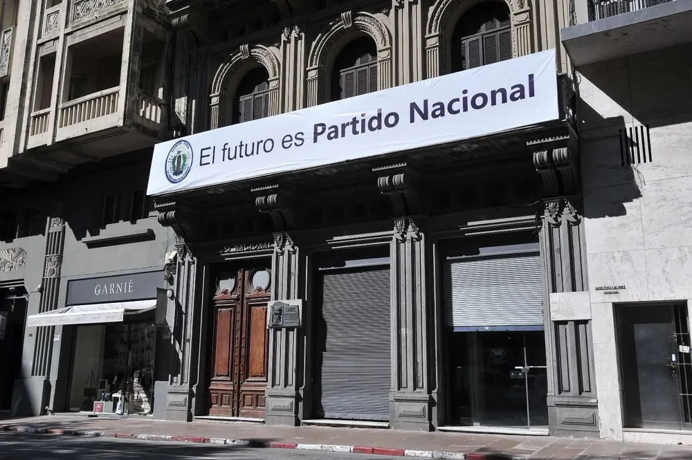 Fachada de la Casa del Partido Nacional