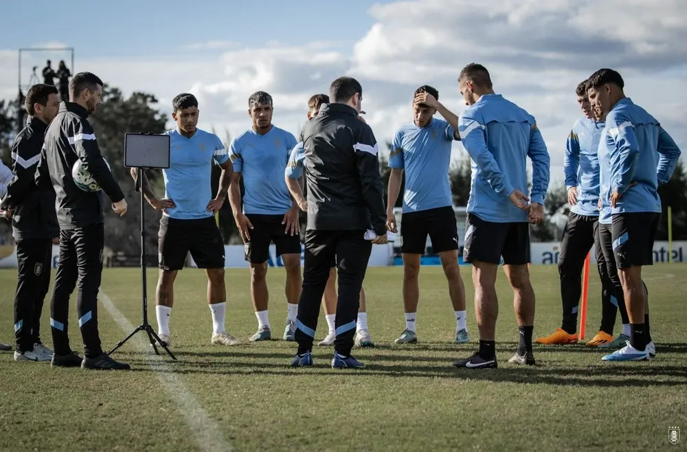 Entrenamientos de la selección uruguaya con Sebastián Cáceres, Federico Viñas, Brian Rodríguez y Maximiliano Araujo
